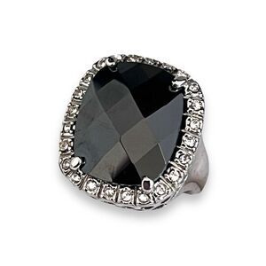 New Boutique Cocktail Ring Size 7 Black Stone Crystal Accents Silver Tone 2U